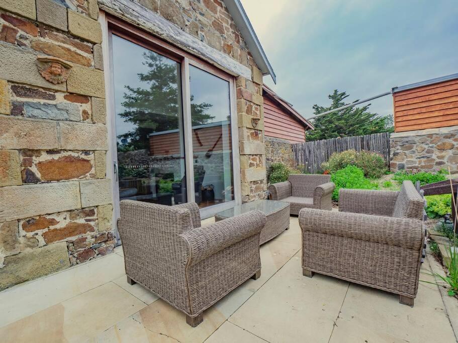 Villa *Newly Relisted* Coach House At Lisdillon Vineyard Little Swanport Exterior foto