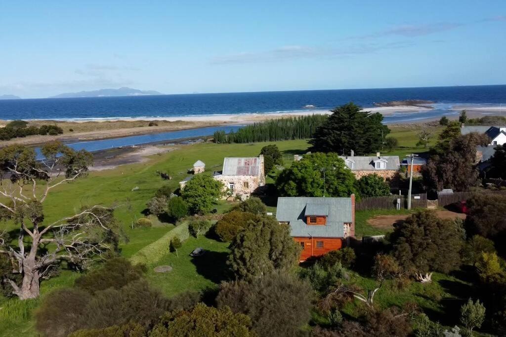 Villa *Newly Relisted* Coach House At Lisdillon Vineyard Little Swanport Exterior foto